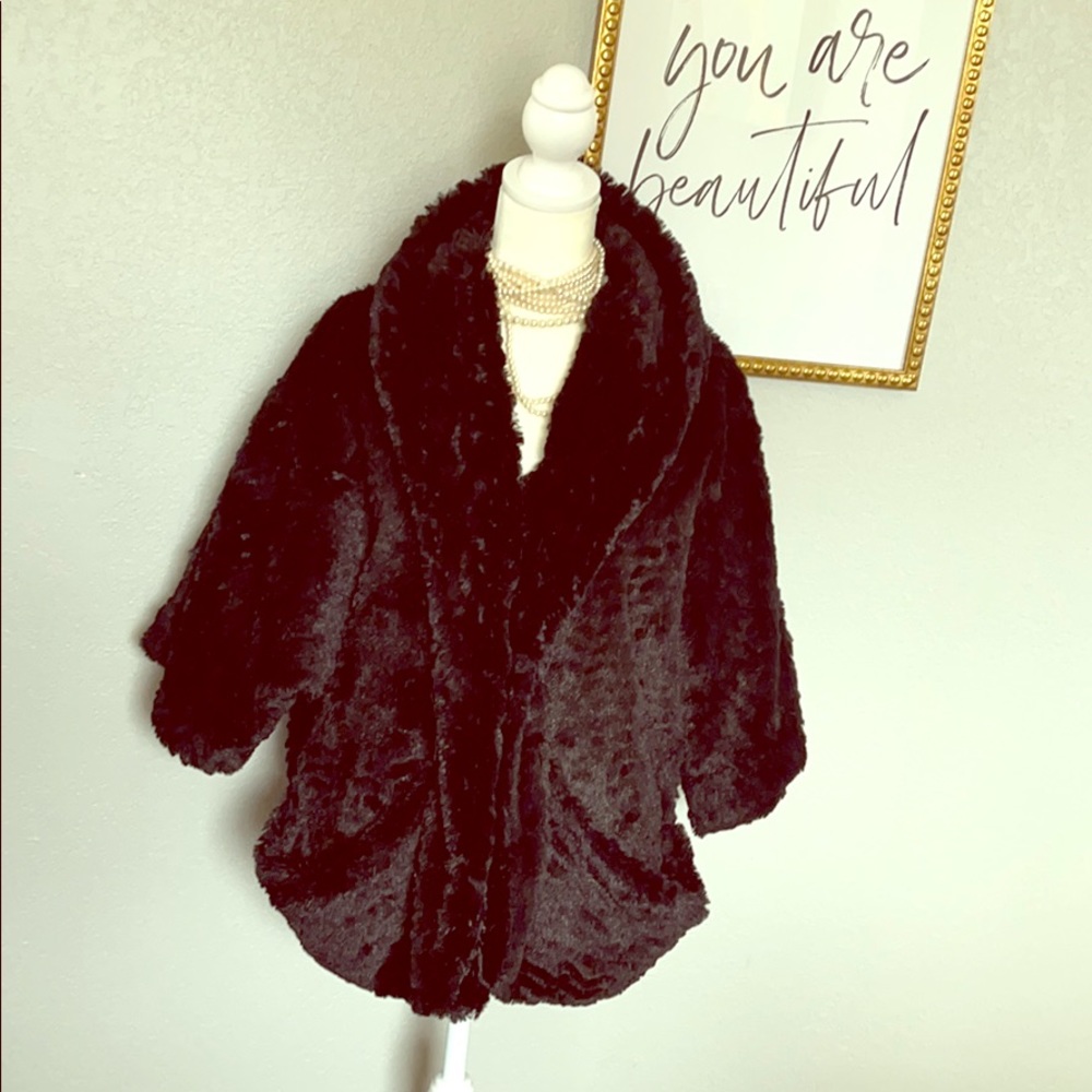 Faux fur 3/4 sleeve coat